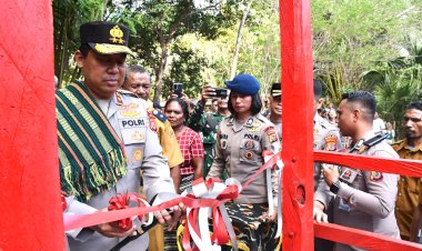 Kapolda-NTT-Resmikan-Jembatan-Merah-Putih,-Tangis-Haru-Warga-Bestobe-Pecah-Sambut-Harapan-Baru