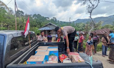 Polres-Manggarai-Timur-Salurkan-Bansos-Polri-kepada-Warga-Terdampak-Gempa-di-Sambi-Rampas-dan-Elar