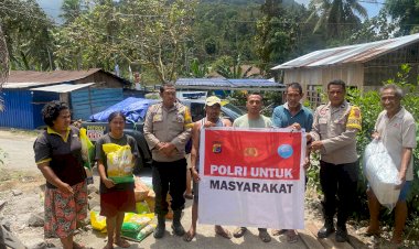 Polri-Salurkan-Bantuan-Sembako-kepada-Warga-Terdampak-Gempa-Bumi-di-Kelurahan-Tanah-Rata