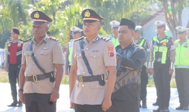 Kapolres-Manggarai-Timur-Pimpin-Upacara-Sertijab-Kasi-Propam,-Tekankan-Disiplin-dan-Profesionalisme-Personel