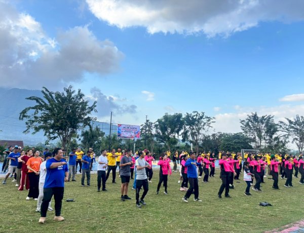 Bangun Kebersamaan dan Sinergitas, Polres Manggarai Timur Gelar Olahraga Bersama Hari Bhayangkara ke-80 Tahun 2026