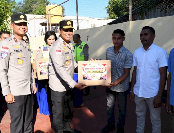 *Kapolda NTT Bagikan 100 Paket Sembako, Wujud Kepedulian Polri kepada Masyarakat di HUT Bhayangkara ke 80*
