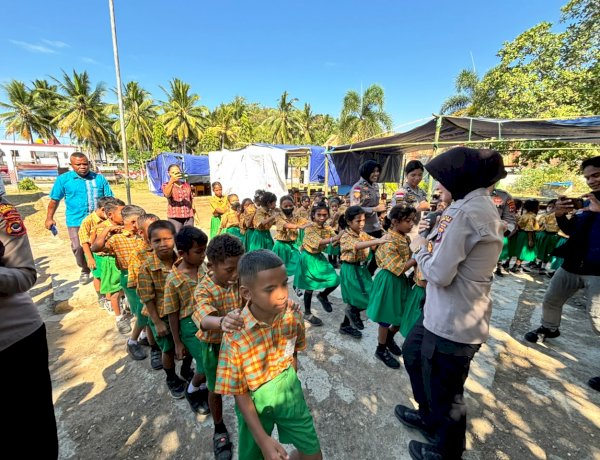 Dari Tas Sekolah hingga Senyum Harapan, Polwan Manggarai Timur Hadir Menguatkan Anak-Anak Melalui Trauma Healing Pascagempa 