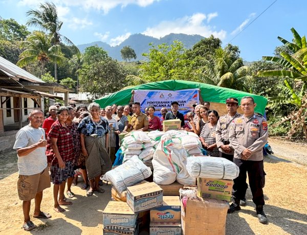 Uluran Tangan di Tengah Bencana, Polres Manggarai Timur Salurkan Bantuan dari PT. Trinusa Resources dan CBP Group untuk Warga Terdampak Bencana Pascagempa di Kota Ndora