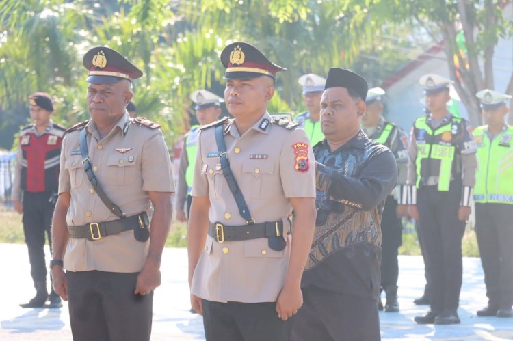 Kapolres Manggarai Timur Pimpin Upacara Sertijab Kasi Propam, Tekankan Disiplin dan Profesionalisme Personel